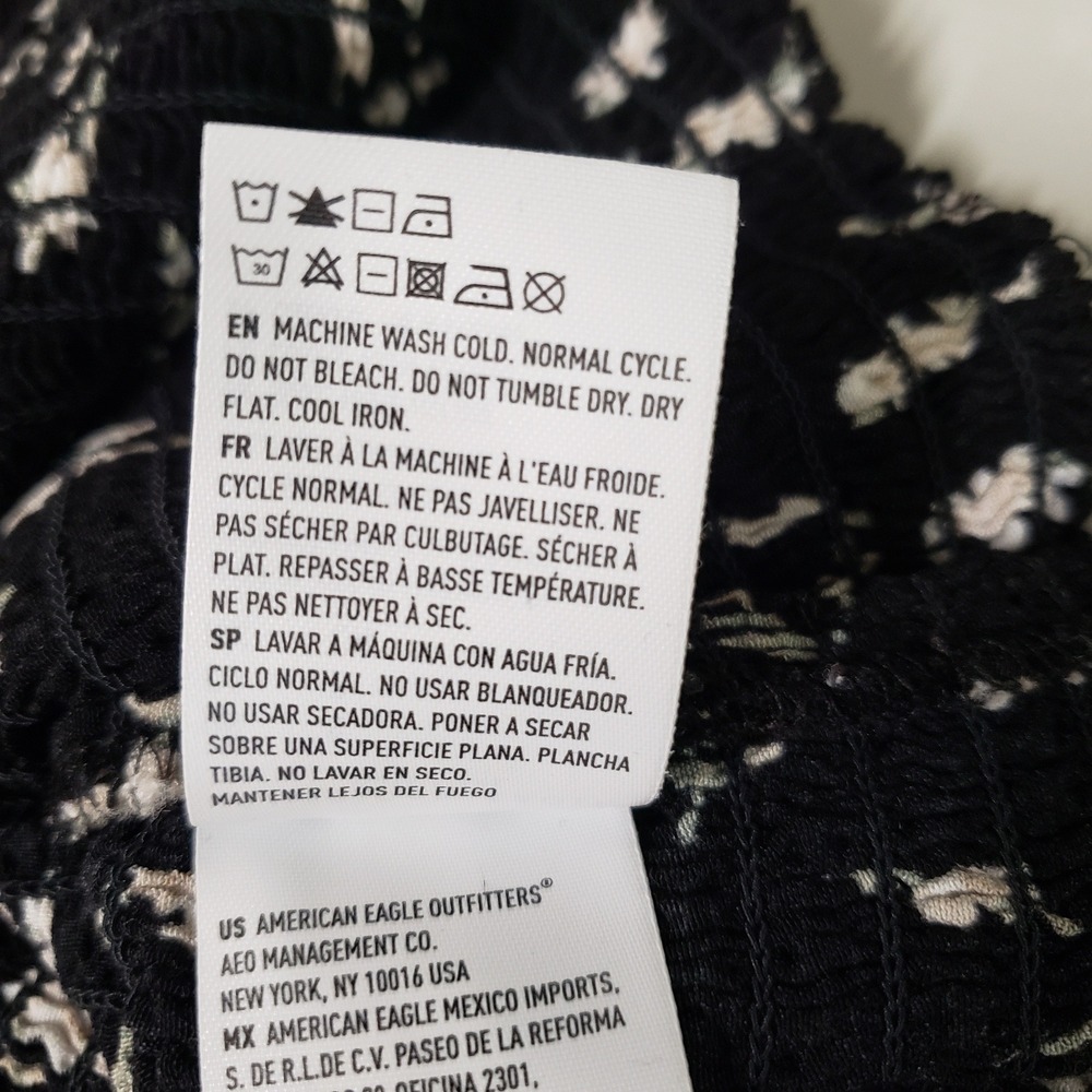 American Eagle Smocked Peasant Top Womens Small Black Floral Long Sleeve Crop - Picture 7 of 7